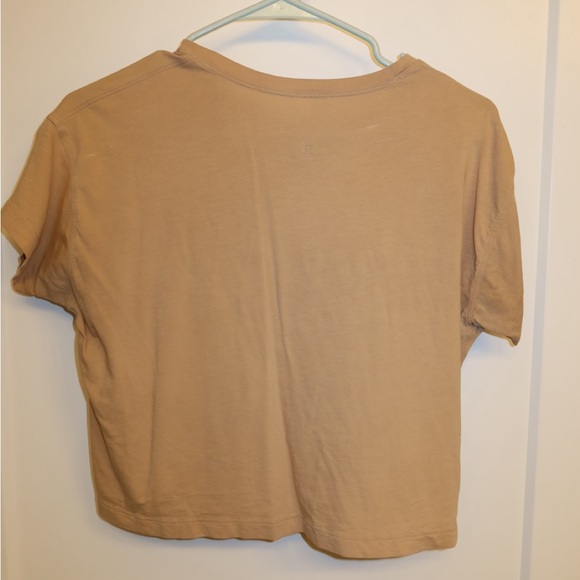 Lulu lemon cropped tshirt - Picture 2 of 3